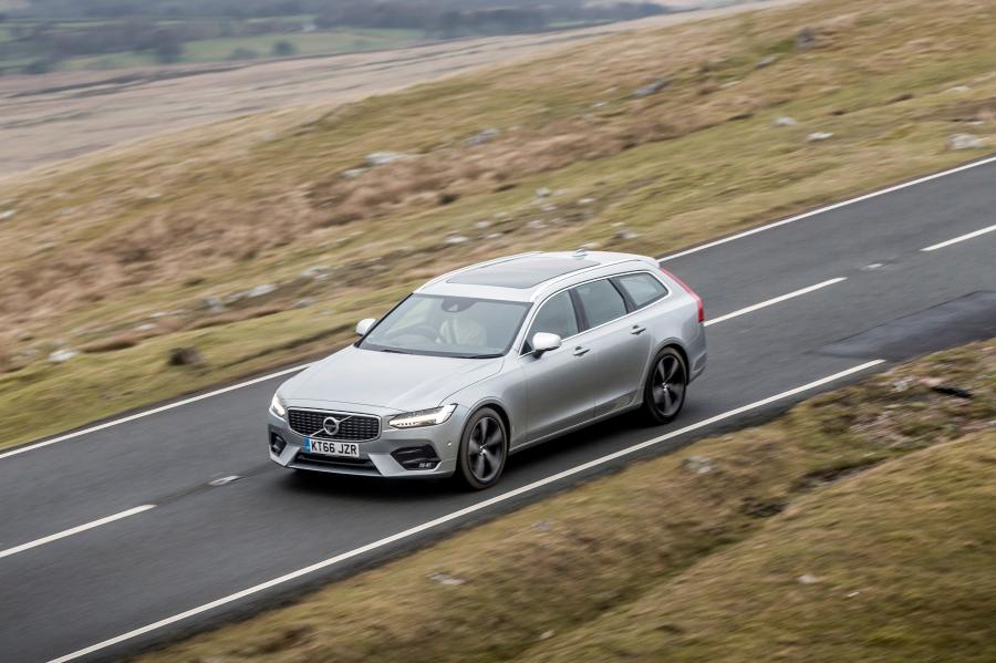  Volvo V90 D4 R-Deisgn 2017 года  (UK) (фото 20 из 40)